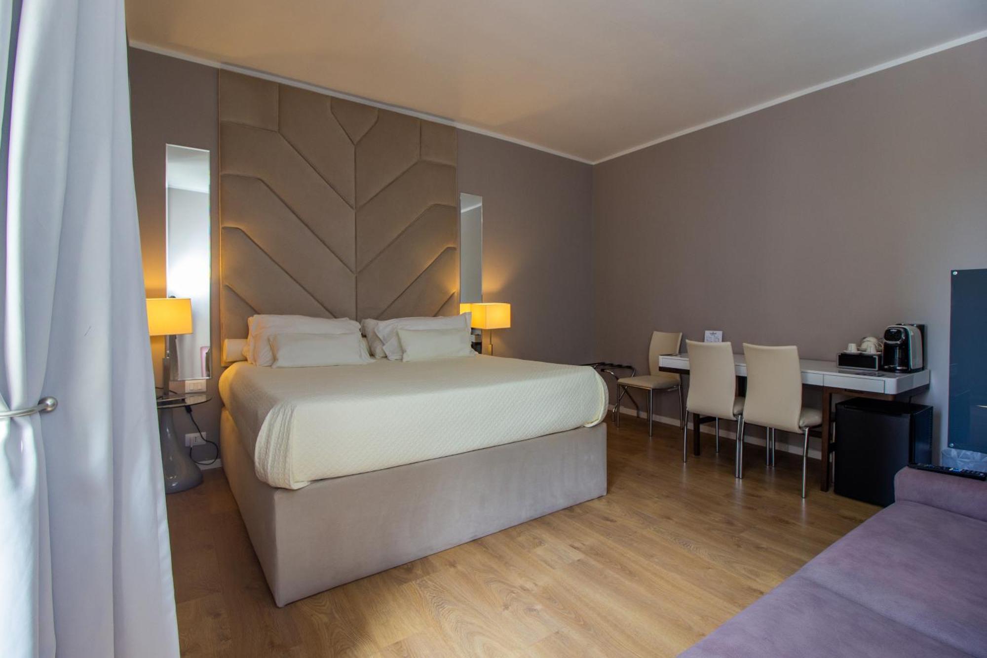 Album Boutique Rooms Sassari Extérieur photo