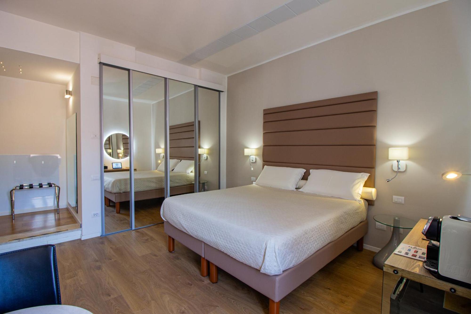 Album Boutique Rooms Sassari Extérieur photo